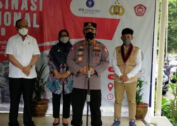 Kapolri Listiyo Sigit Prabowo Awasi Pelaksanaan Vaksinasi di IPB Dramaga