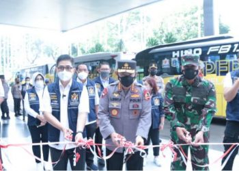 Kapolri Luncurkan Bus Vaksinasi Keliling Sasar Warga yang Tak Terjangkau