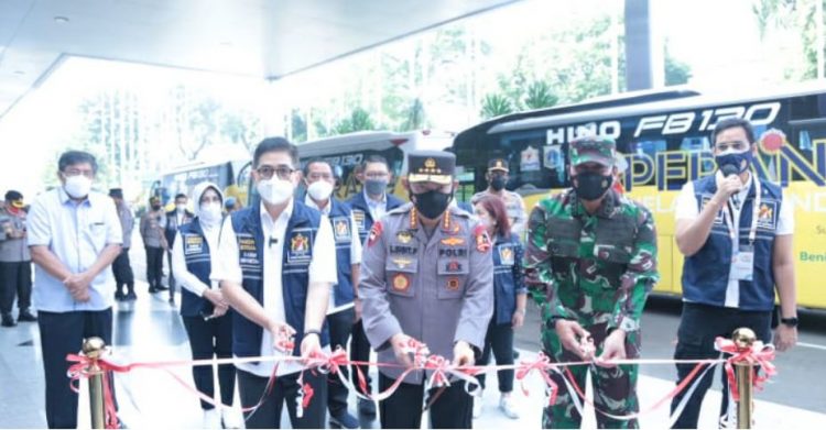 Kapolri Luncurkan Bus Vaksinasi Keliling Sasar Warga yang Tak Terjangkau