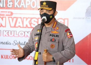 Kapolri Pantau Vaksinasi-Bansos di Yogyakarta, Ingatkan Warga Disiplin Prokes