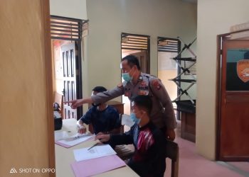 Pelayanan Prima, Dampingi Warga Dalam Pembuatan SKCK