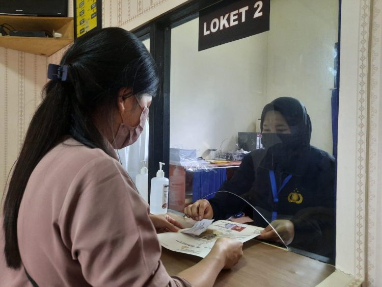 Wujud Pelayanan Prima, Pelayanan SKCK di Polres Melawi Selesai Dalam Tiga Puluh Menit Meski Terjadi Lonjakan Pemohon