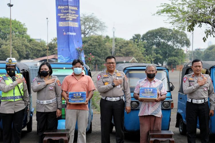 Korlantas Polri Ajak Komunitas Supir Bajaj Disiplin Berlalu Lintas