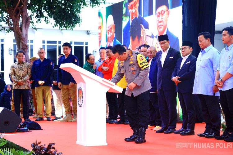 Kapolri dan Panglima TNI Menandatangani Deklarasi Kampanye Damai Pemilu 2024
