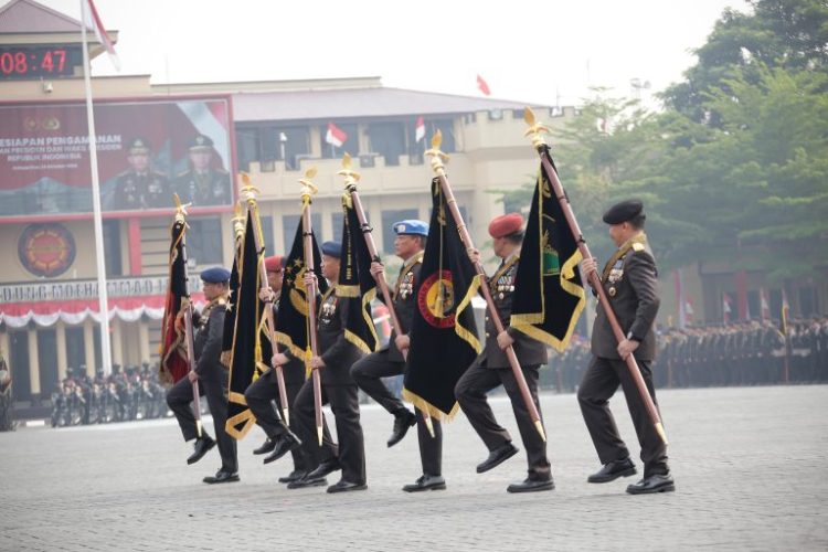 Baharkam Polri Terima Penghargaan Nugraha Sakanti dari Presiden Jokowi