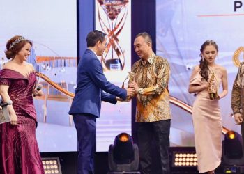 Polri Raih Penghargaan Lembaga Dengan Pelayanan dan Komunikasi Terbaik