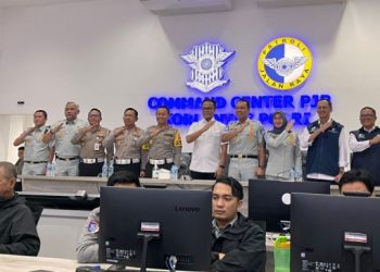 Kakorlantas Polri dan Wamen BUMN Pantau Arus Libur Nataru di Command Center KM 29 Jakarta-Cikampek