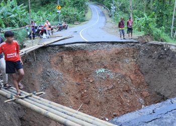 pembangunan jembatan darurat ditpolairud polda jabar