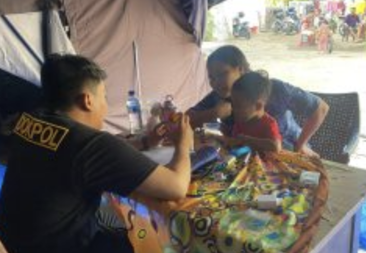 layanan kesehatan di posko pengungsi Lewotobi